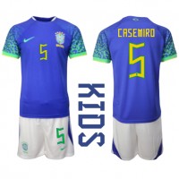Brasilien Casemiro #5 Udebane Trøje Børn VM 2022 Kortærmet (+ Korte bukser)